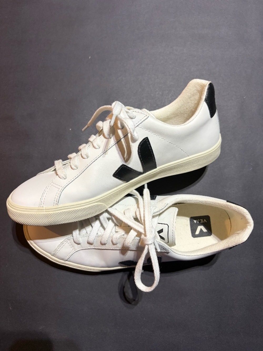 Women's Veja Campo Sneaker in white with black logo (Size 9) - great condition!